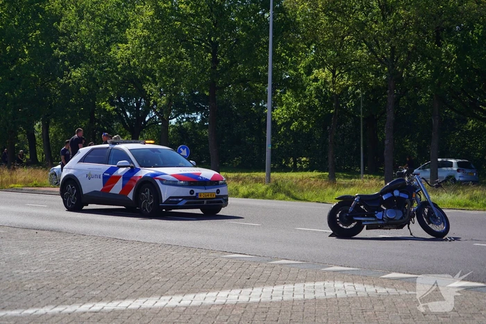 Ongeval tussen motor en auto leidt tot gewonde