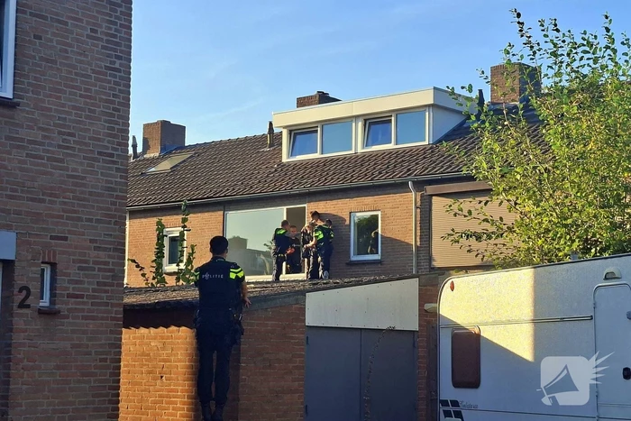 Man op daken na vuurwapenmelding