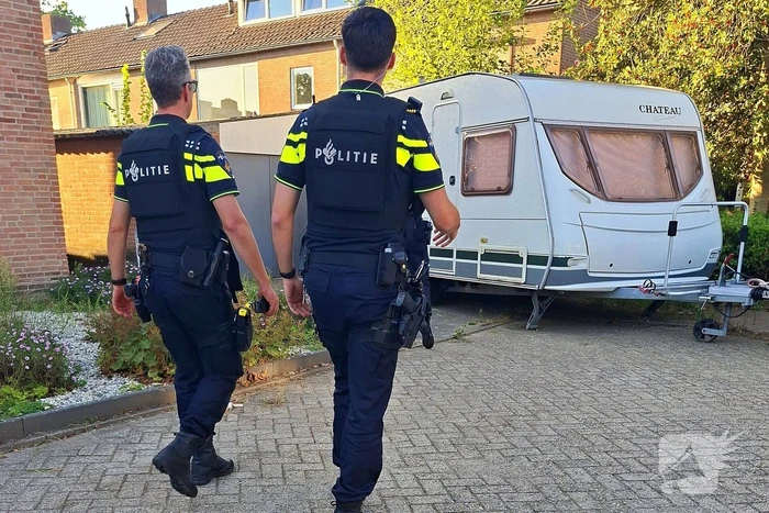 Man op daken na vuurwapenmelding
