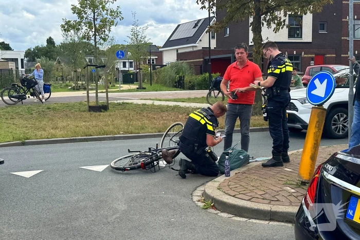 Fietsende scholier gewond na aanrijding met auto