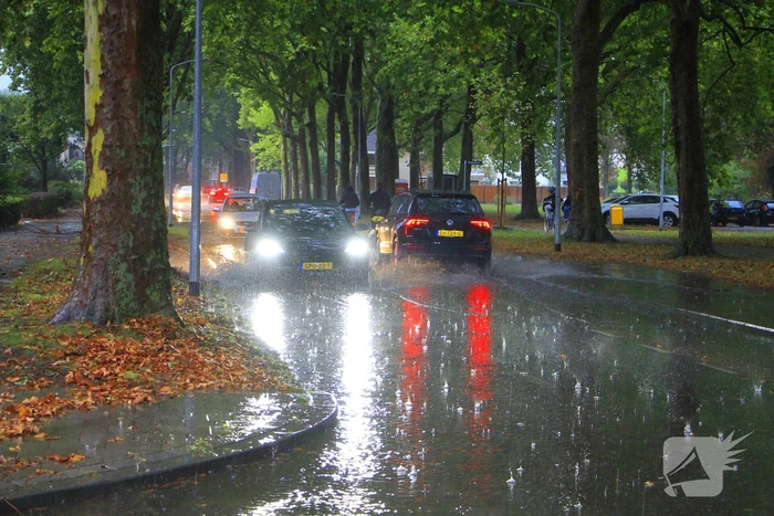 Hevige regenval hindert verkeer