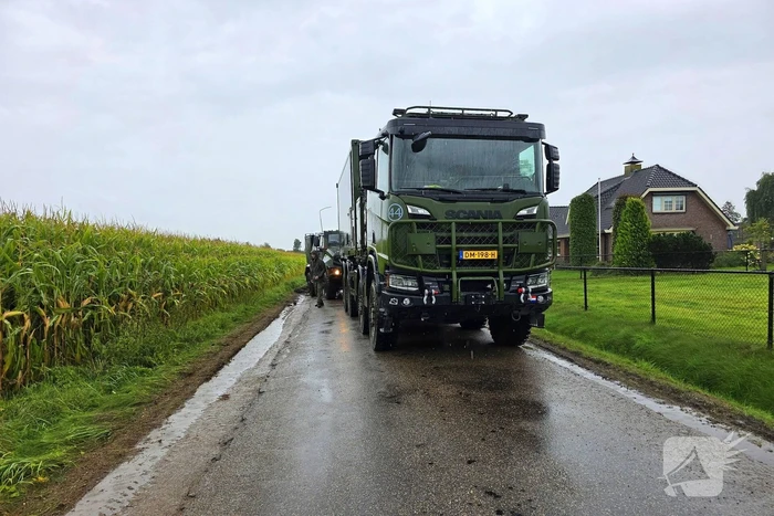 Gepantserde Manticore in sloot belandt