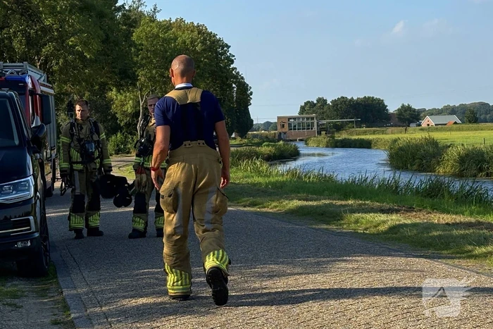 Brandweeractie na ongeval met gaslekkage