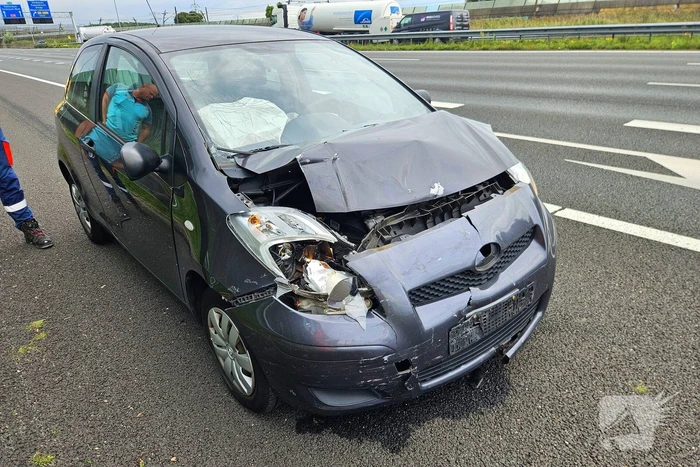 Zware schade na ongeval met twee auto's