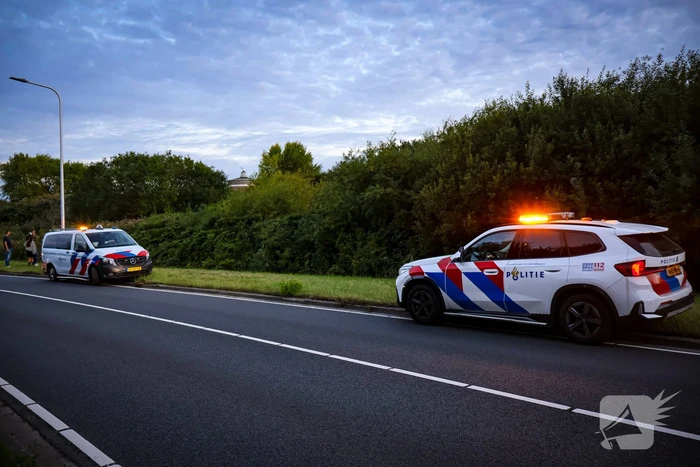 Motorrijder vliegt uit bocht, motor belandt in sloot