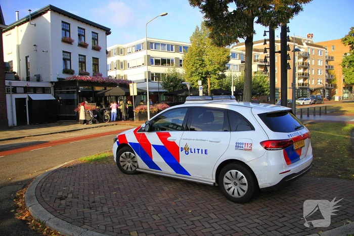 Fietsster aangereden door automobilist tijdens oversteken