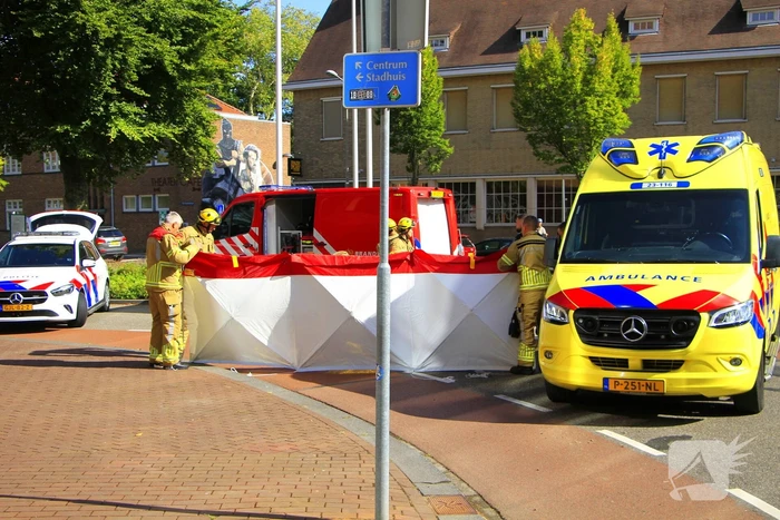 Scooterrijder overlijdt bij botsing met vrachtwagen