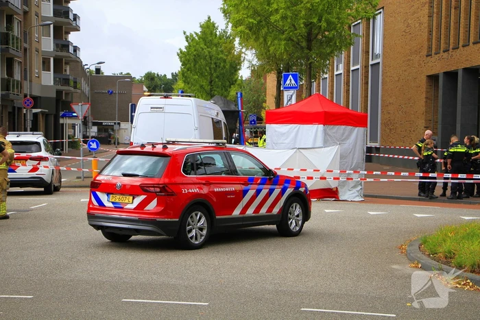 Scooterrijder overlijdt bij botsing met vrachtwagen