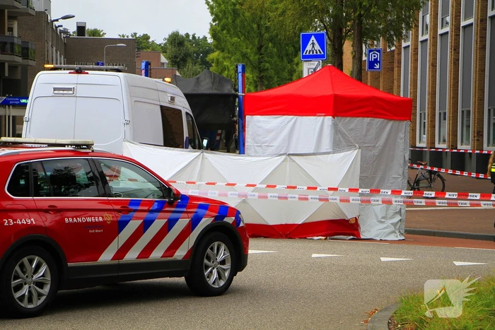 Scooterrijder overlijdt bij botsing met vrachtwagen