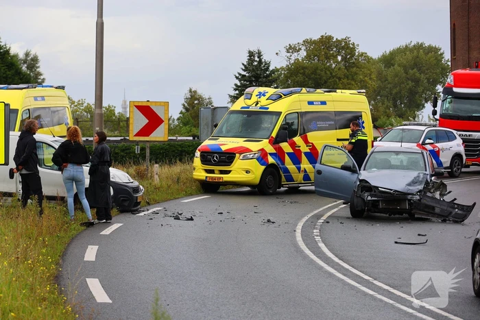 Twee gewonden naar ziekenhuis
