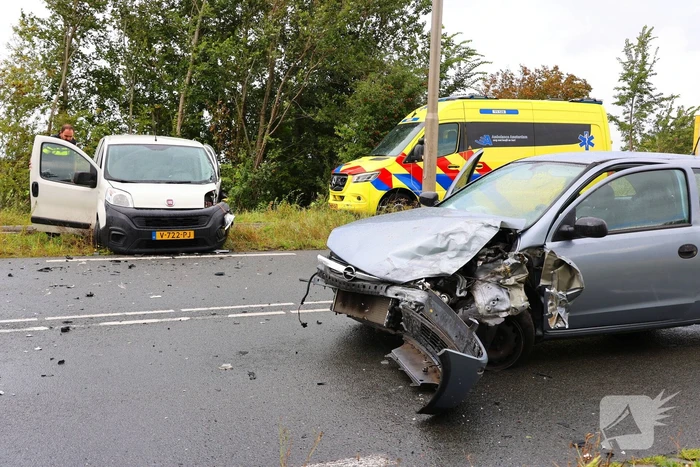 Twee gewonden naar ziekenhuis