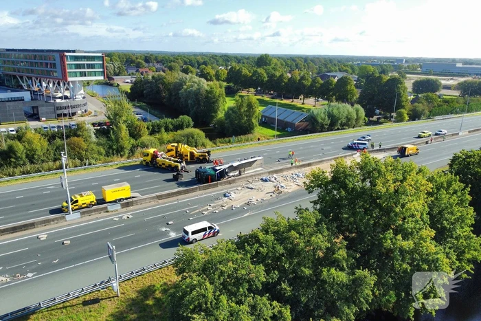 Vrachtwagen ongeval zorgt voor verkeerschaos