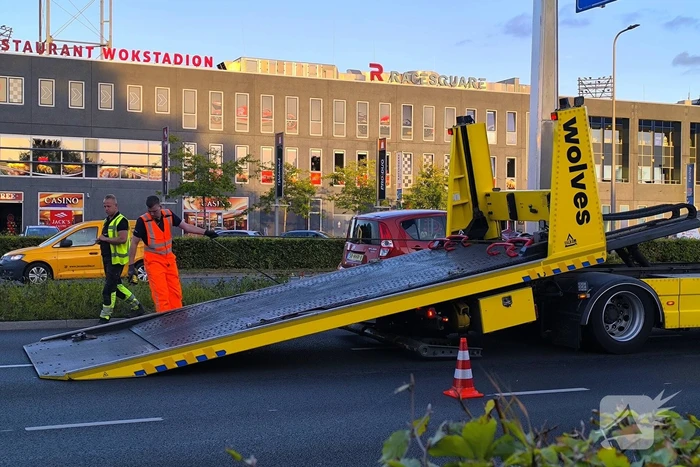 Botsing tegen paal in middenberm