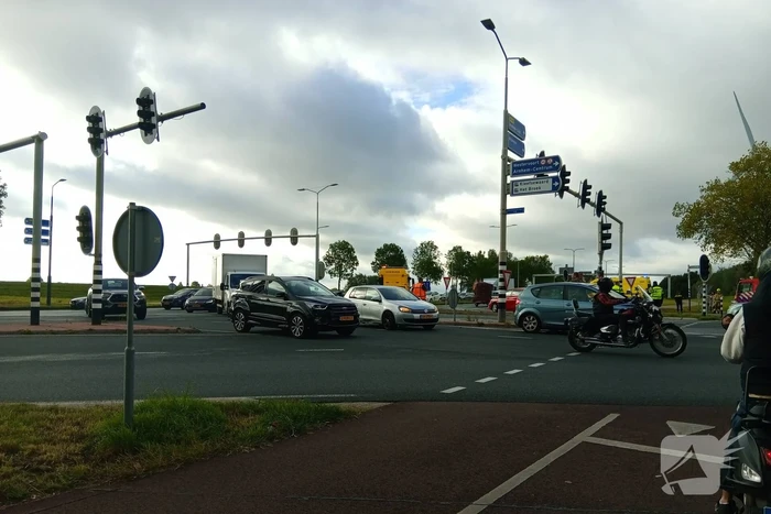 Auto belandt op zijkant na botsing