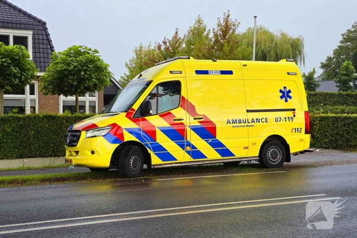 Botsing tussen bestelbus en scooter