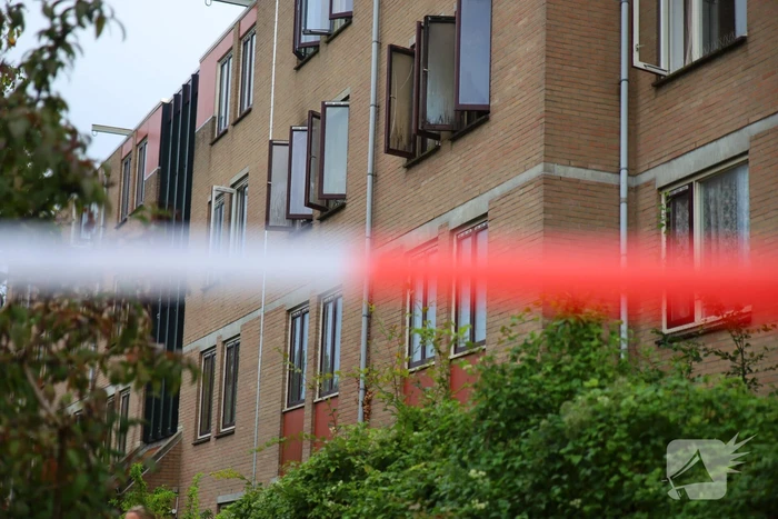 Woningbrand leidt tot ontruimingen en rookinhalatie