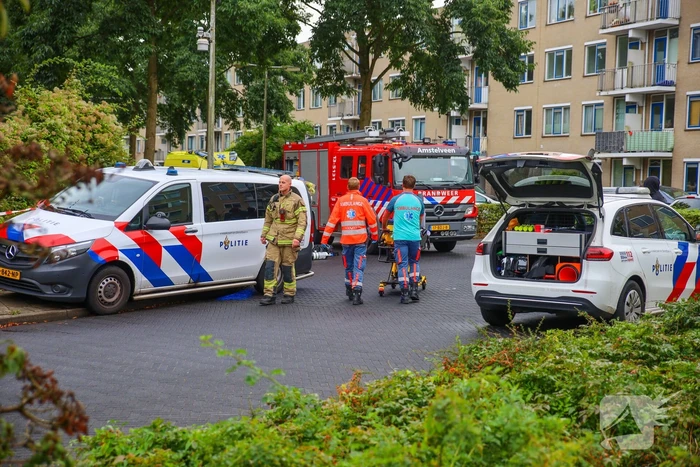 Woningbrand leidt tot ontruimingen en rookinhalatie