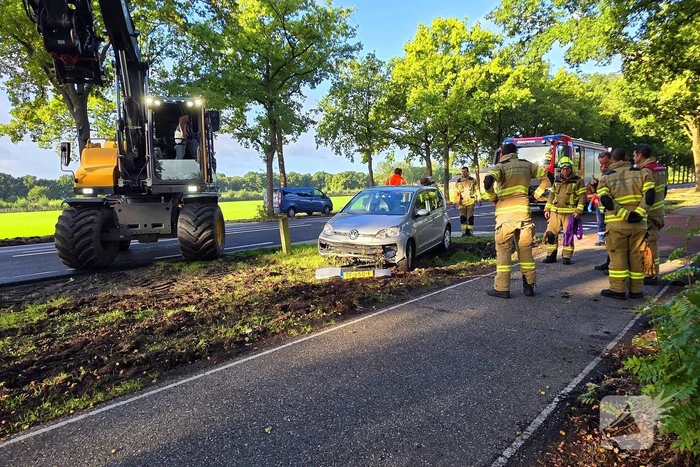 Auto belandt in greppel na ongeval