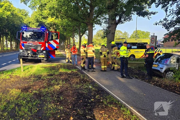 Auto belandt in greppel na ongeval