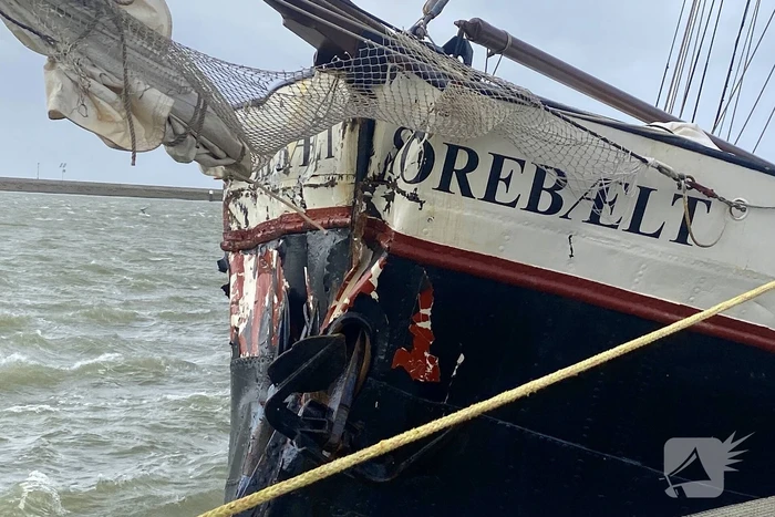 Aanvaring op zee veroorzaakt schade en gewonden