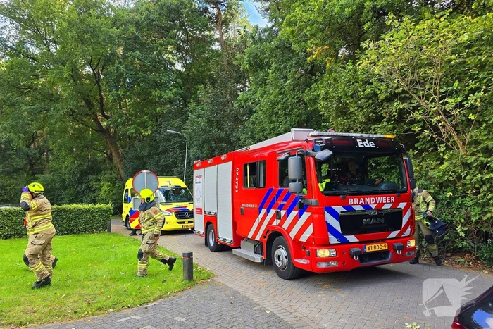 Automobiliste gewond bij botsing met pilaar in parkeergarage