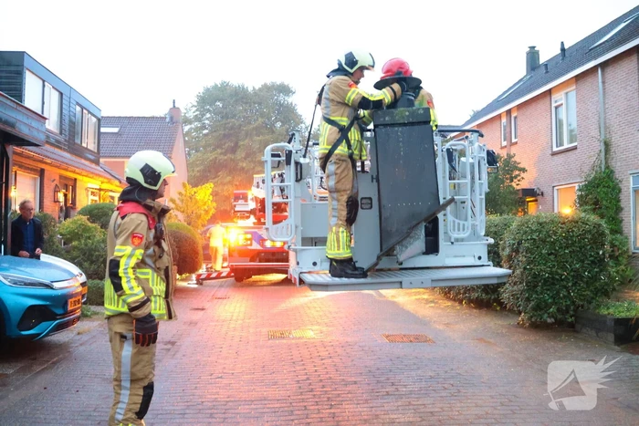 Schoorsteen los door stormachtig weer