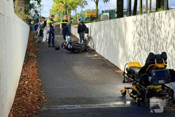 Scooter en fietser botsen in ongeval