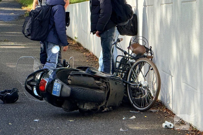 Scooter en fietser botsen in ongeval