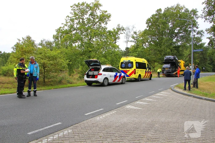 Aanrijding met letsel tussen drie voertuigen
