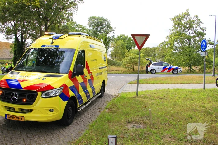 Aanrijding met letsel tussen drie voertuigen