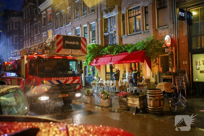 Woningbrand vergt grote inzet van brandweer