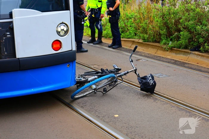 Fietser gewond na aanrijding met tram