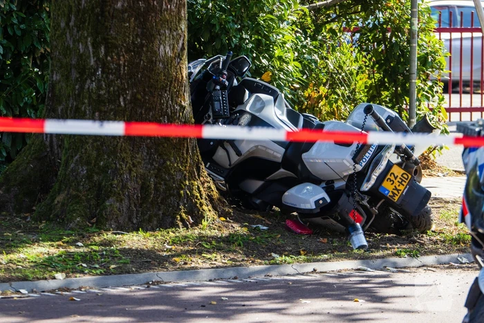 72-jarige man onder invloed van drugs botst op motoragent