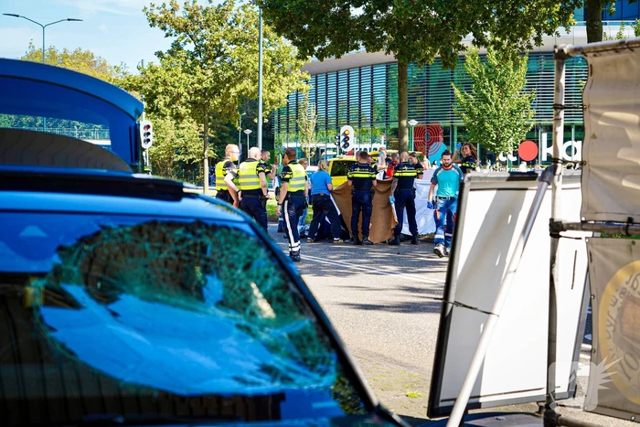 Fietser overlijdt na aanrijding