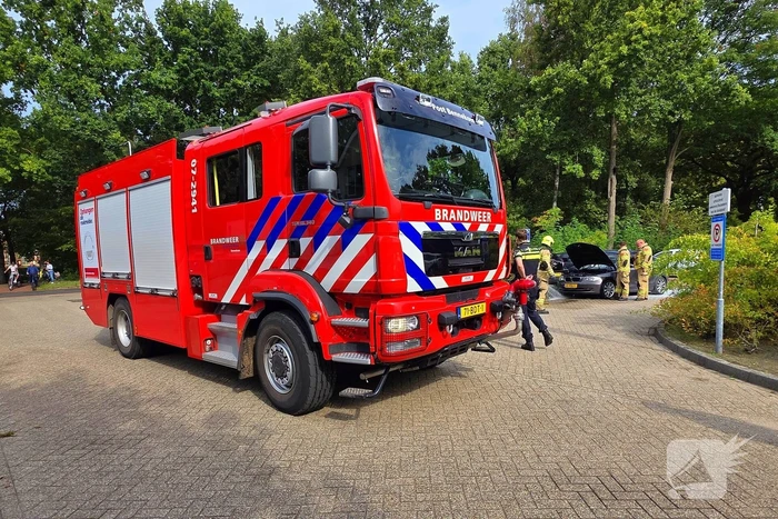Brand in auto snel geblust