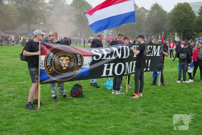 Politie en ME aanwezig bij demonstratie