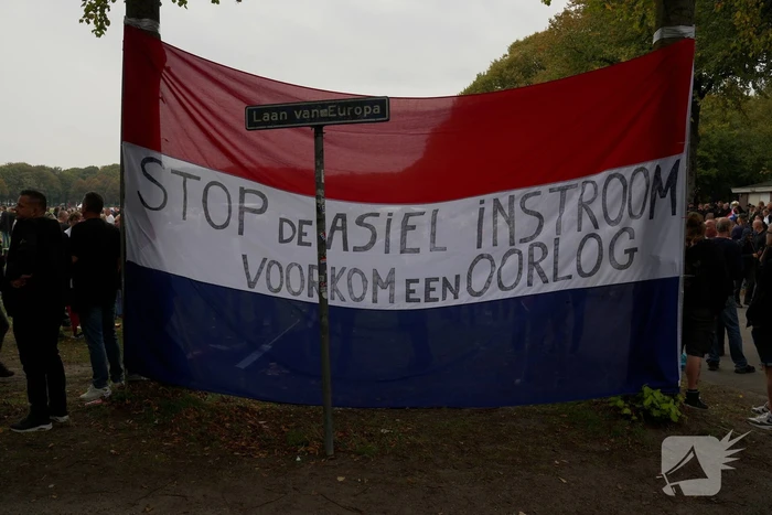 Politie en ME aanwezig bij demonstratie