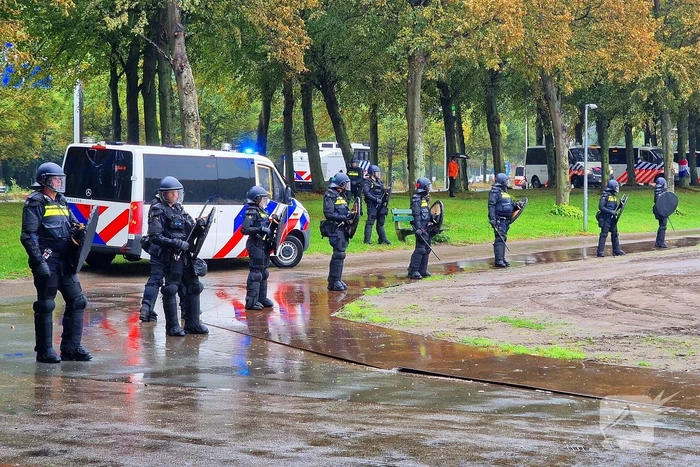 Politie en ME aanwezig bij demonstratie