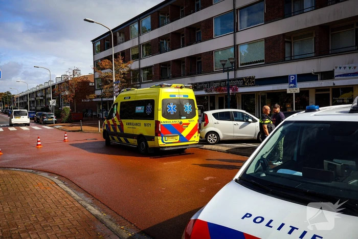 Scooterrijder gewond na val door gladde kruising