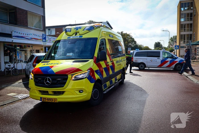 Scooterrijder gewond na val door gladde kruising