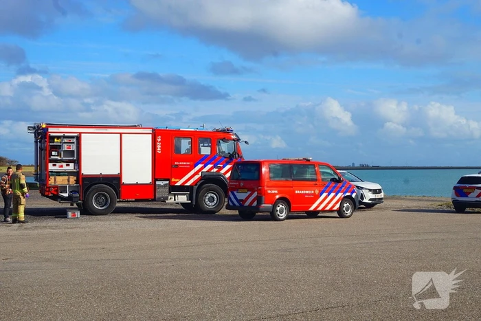 Passerende boot redt drenkeling, maar hulp te laat