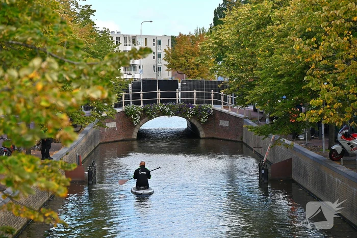 Zoektocht naar explosief in gracht