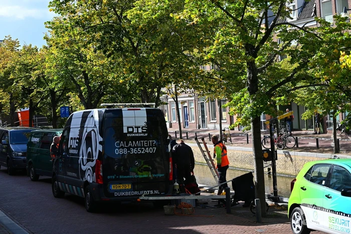 Zoektocht naar explosief in gracht