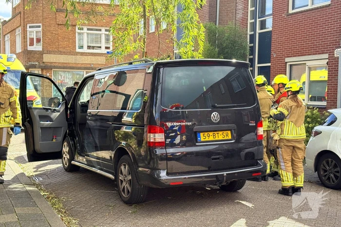Boomtak doorboort vooruit bestelbus