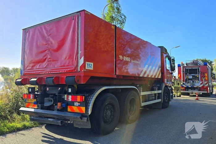 Brand in bramenstruiken zorgt voor hevige rookontwikkeling