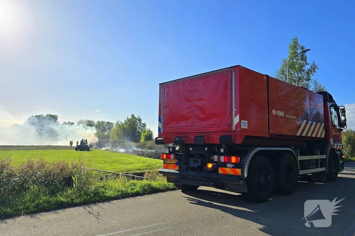 Brand in bramenstruiken zorgt voor hevige rookontwikkeling