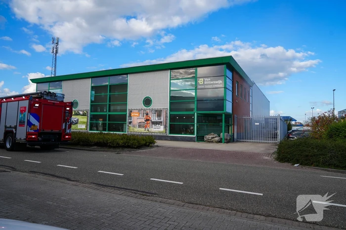 Brandweer ventileert pand nadat rookgenerator afgaat