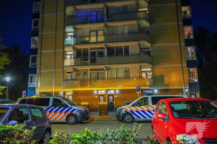 Steekpartij in flatgebouw vereist snelle medische hulp