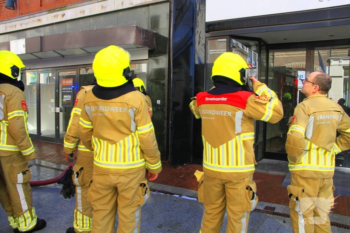 Brand door onkruidverbrander in leegstaand pand