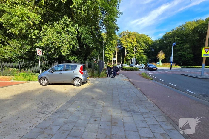 Botsing tussen scootmobiel en auto op beruchte rotonde